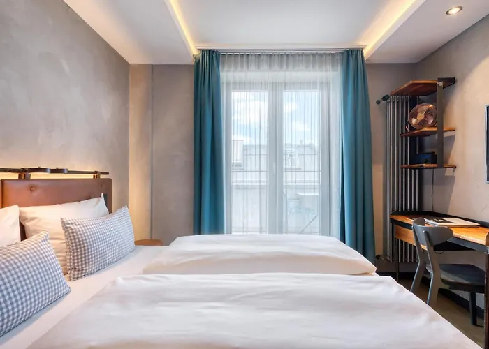 Unsoeld\'S Factory Hotel